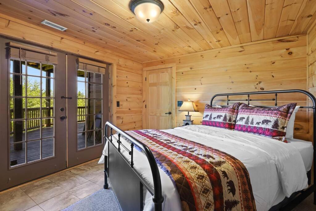 Sky High Lodge By Bk Stays. Large Cabin. Amazing Views. Game Room. Jacuzzi. Six Bedrooms. Sleeps 12 蓝岭 外观 照片
