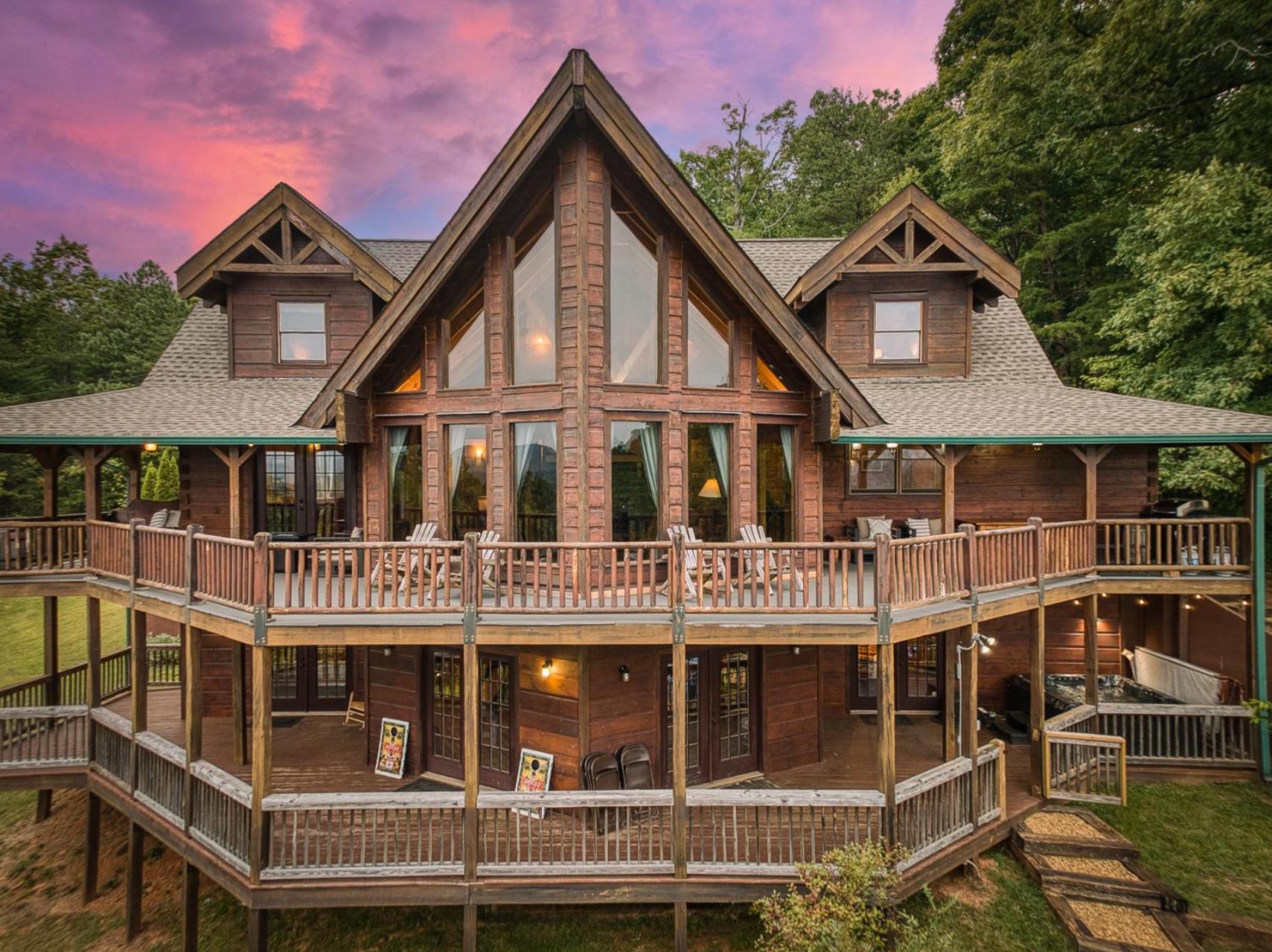 Sky High Lodge By Bk Stays. Large Cabin. Amazing Views. Game Room. Jacuzzi. Six Bedrooms. Sleeps 12 蓝岭 外观 照片