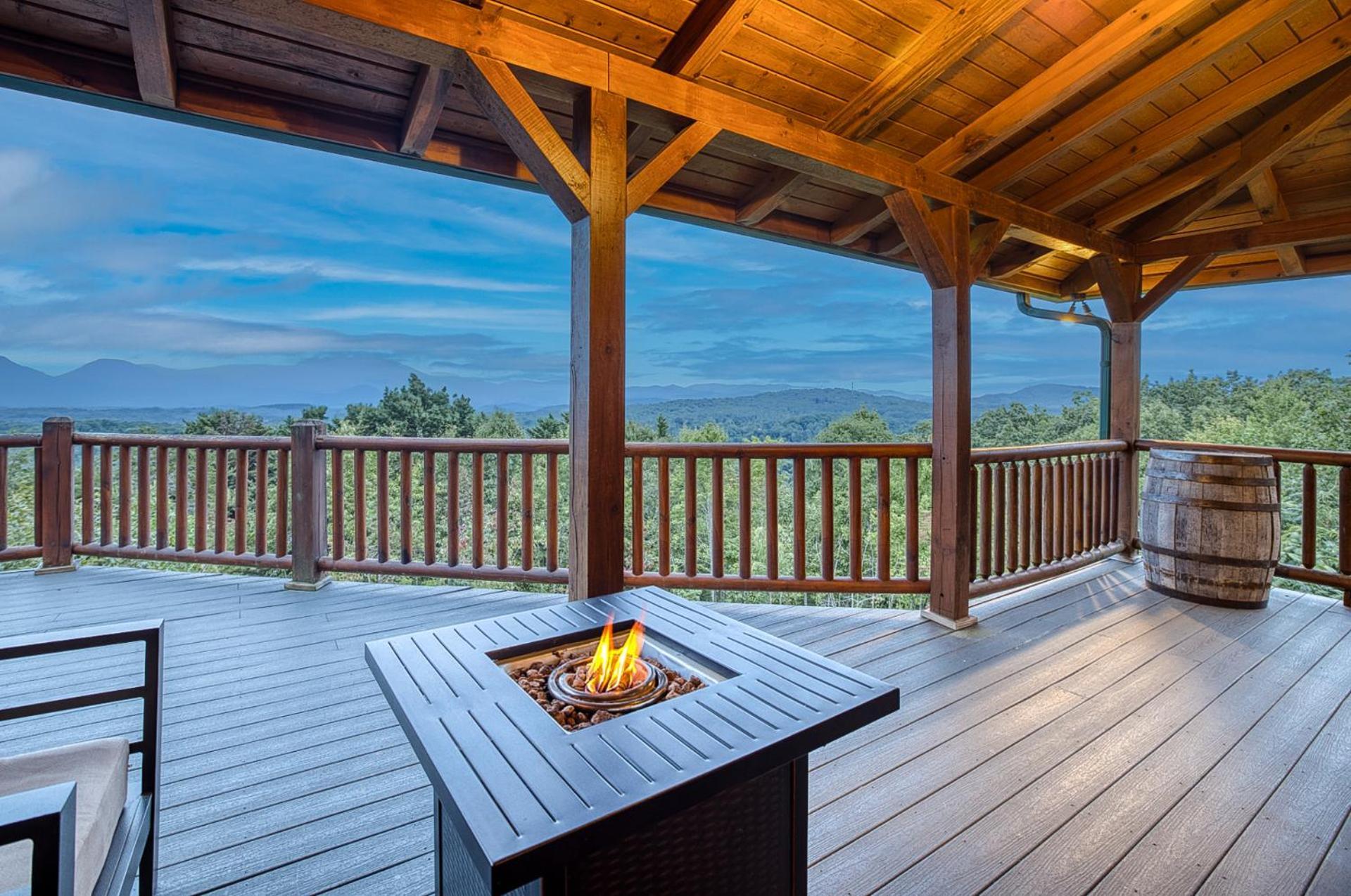 Sky High Lodge By Bk Stays. Large Cabin. Amazing Views. Game Room. Jacuzzi. Six Bedrooms. Sleeps 12 蓝岭 外观 照片